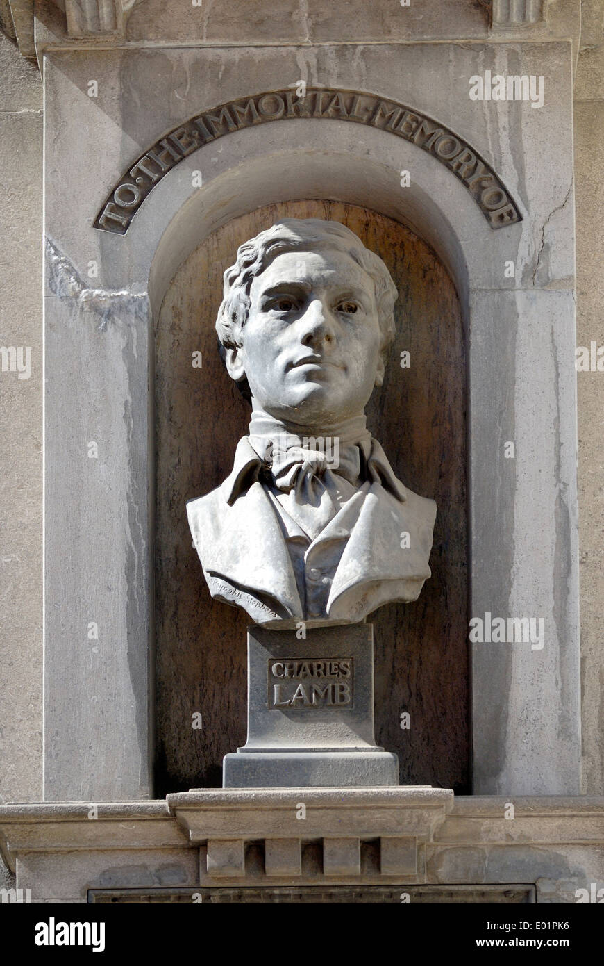 London, England, UK. Bust (by William Reynolds-Stephens) of Charles Lamb (English writer: 1775-1834) in Gitspur Street Stock Photo