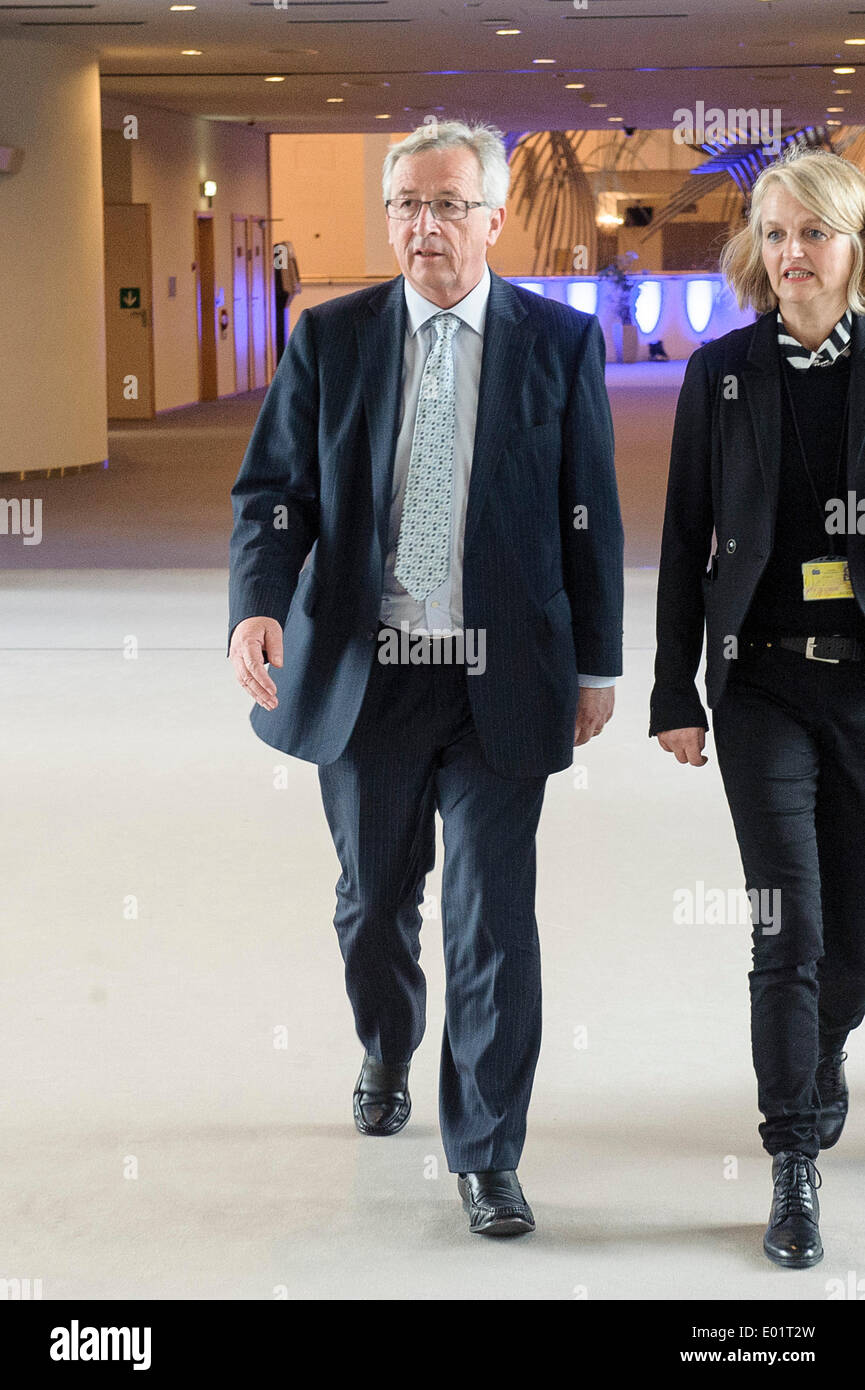 Brussels, Bxl, Belgium. 29th Apr, 2014. Jean-Claude Juncker, top candidate for European People's Party (EPP) arrives ahead of Euranet's 'Big Crunch' Presidential debate at the EU parliament in Brussels, Belgium on 29.04.2014 The four top candidates for the presidency of the European Commission - Jean-Claude Juncker, Ska Keller, Martin Schulz and Guy Verhofstadt - attend EU-wide debate organized by EuranetPlus and focused on the major election topics. by Wiktor Dabkowski Credit:  Wiktor Dabkowski/ZUMAPRESS.com/Alamy Live News Stock Photo