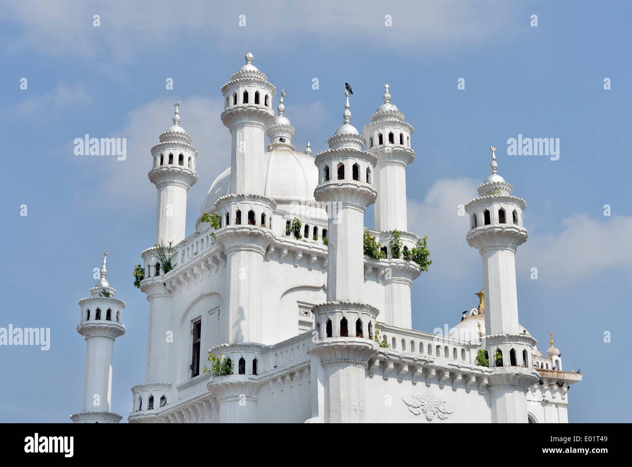 Мечеть шри ланка. Шри Ланка мечеть. Мечеть в Коломбо. Красная мечеть Коломбо. Мечеть в Шри Ланке Бретон Тарант.