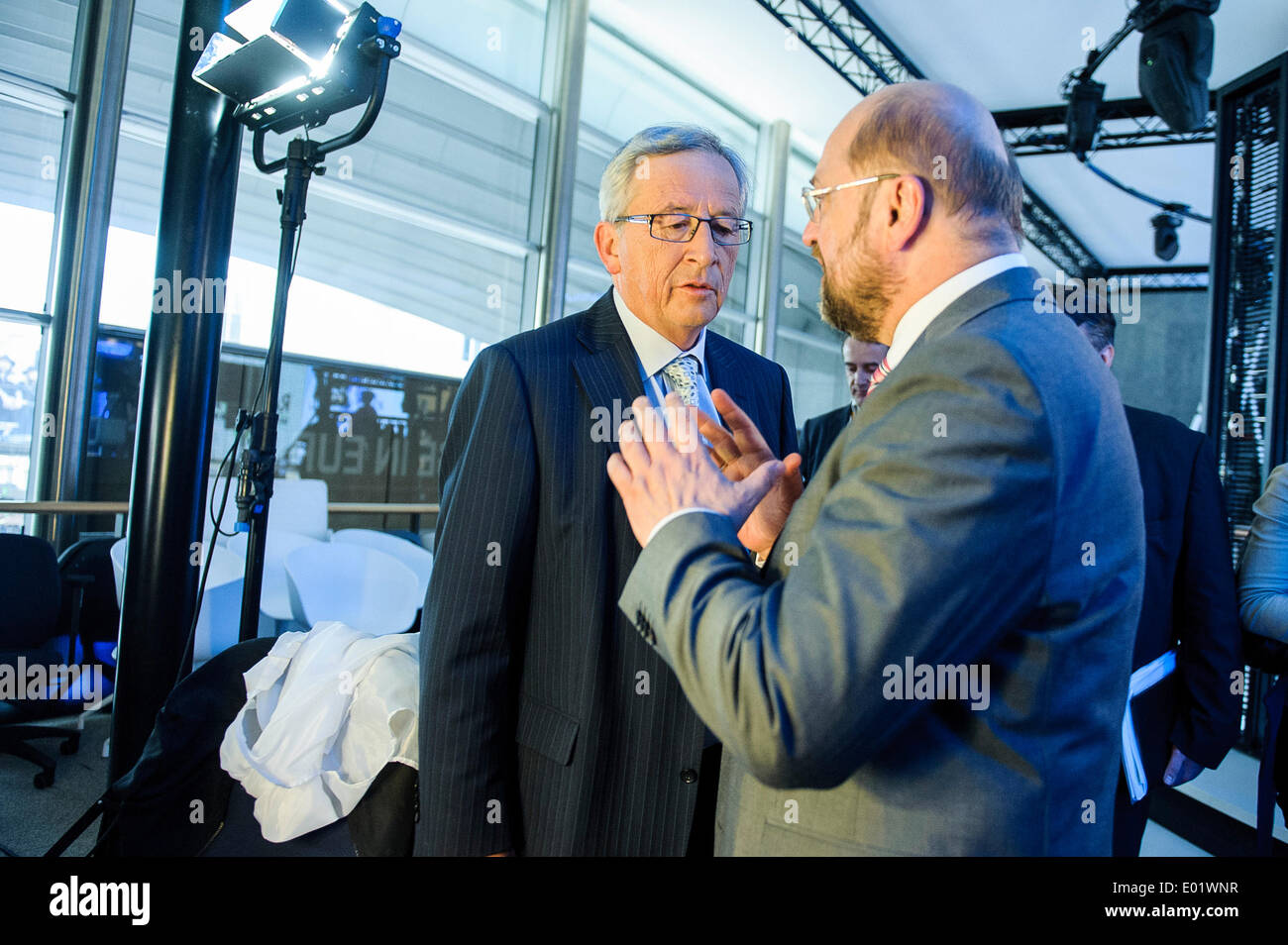 Brussels, Belgium. 29th April 2014. Martin Schulz (L), top candidate of the Party of European Socialists (PSE) and Jean-Claude Juncker, top candidate for European People's Party (EPP), talk ahead of Euranet's 'Big Crunch' Presidential debate at the EU parliament in BrusselsThe four top candidates for the presidency of the European Commission - Jean-Claude Juncker, Ska Keller, Martin Schulz and Guy Verhofstadt - attend EU-wide debate organized by EuranetPlus and focused on the major election topics. Credit:  dpa picture alliance/Alamy Live News Stock Photo