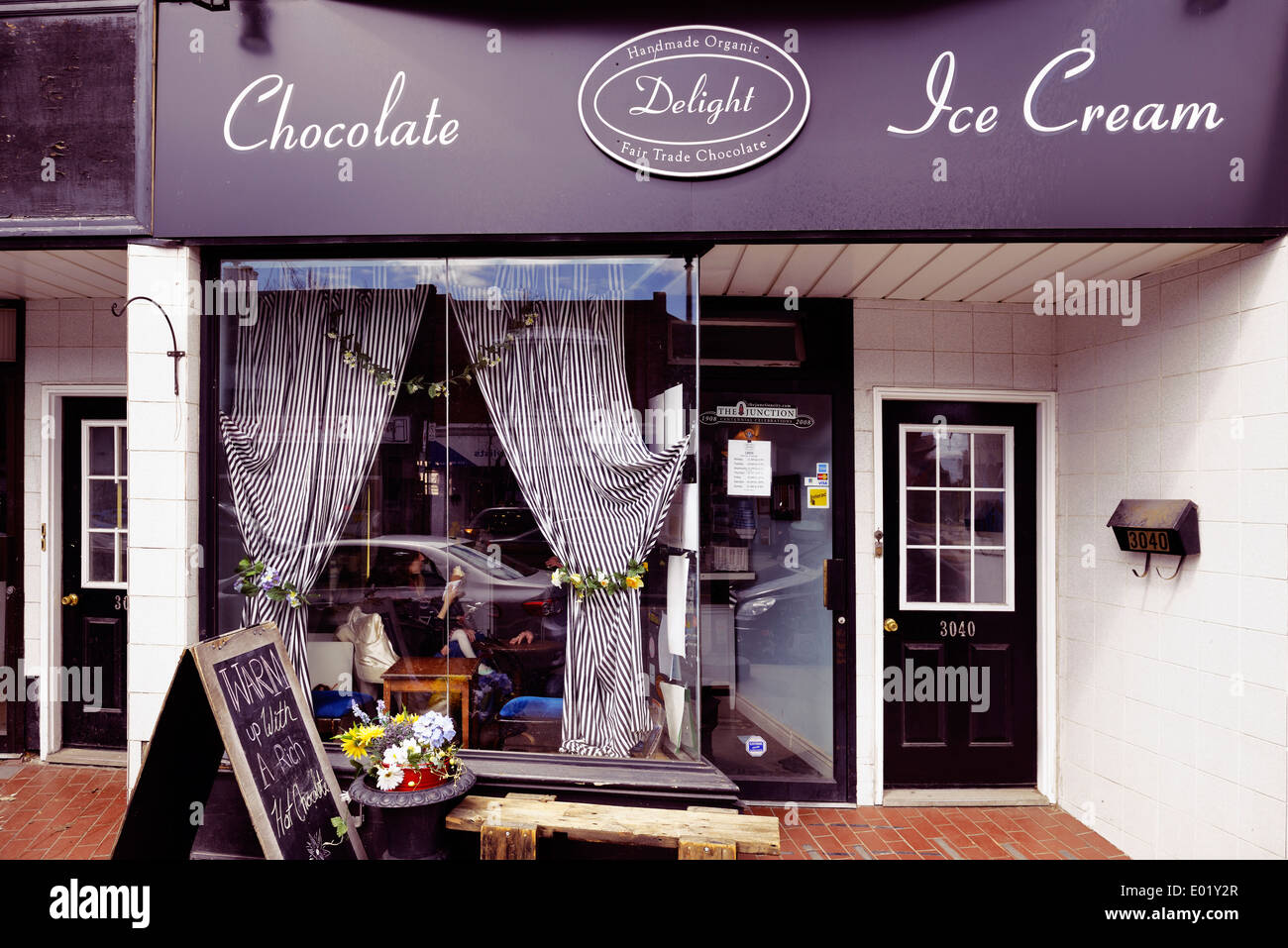 Ice cream cafe hires stock photography and images Alamy