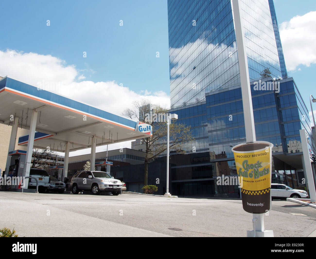 Gulf gas station hires stock photography and images Alamy