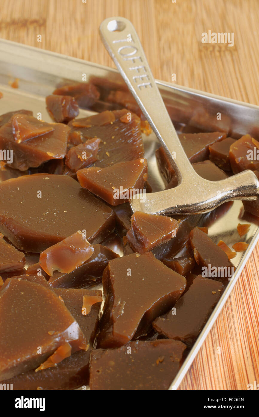 Bonfire toffee hires stock photography and images Alamy