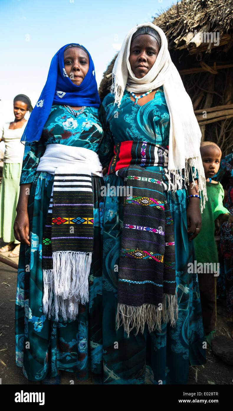 Ethiopian women traditional dress hi-res stock photography and images -  Alamy