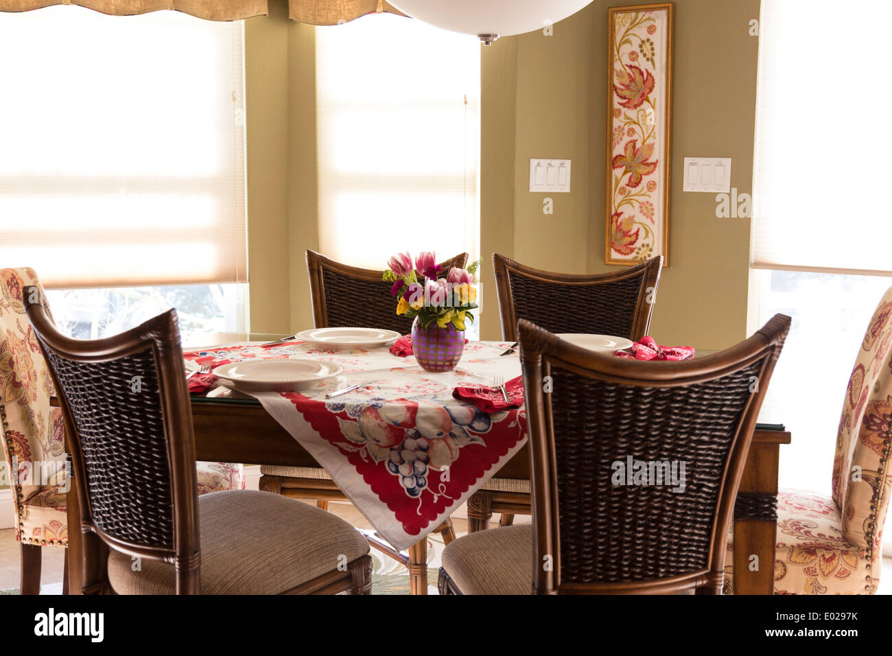 Sunlit Home Interior, Table and Chairs, USA Stock Photo - Alamy