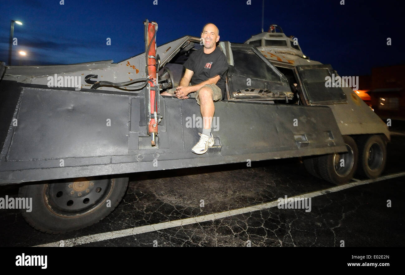 Tiv 2 hi-res stock photography and images - Alamy