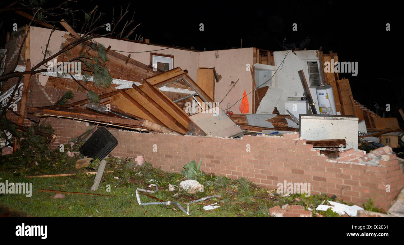 Usa. 27th Apr, 2014. Damage from the Mayflower Arkansas tornado that