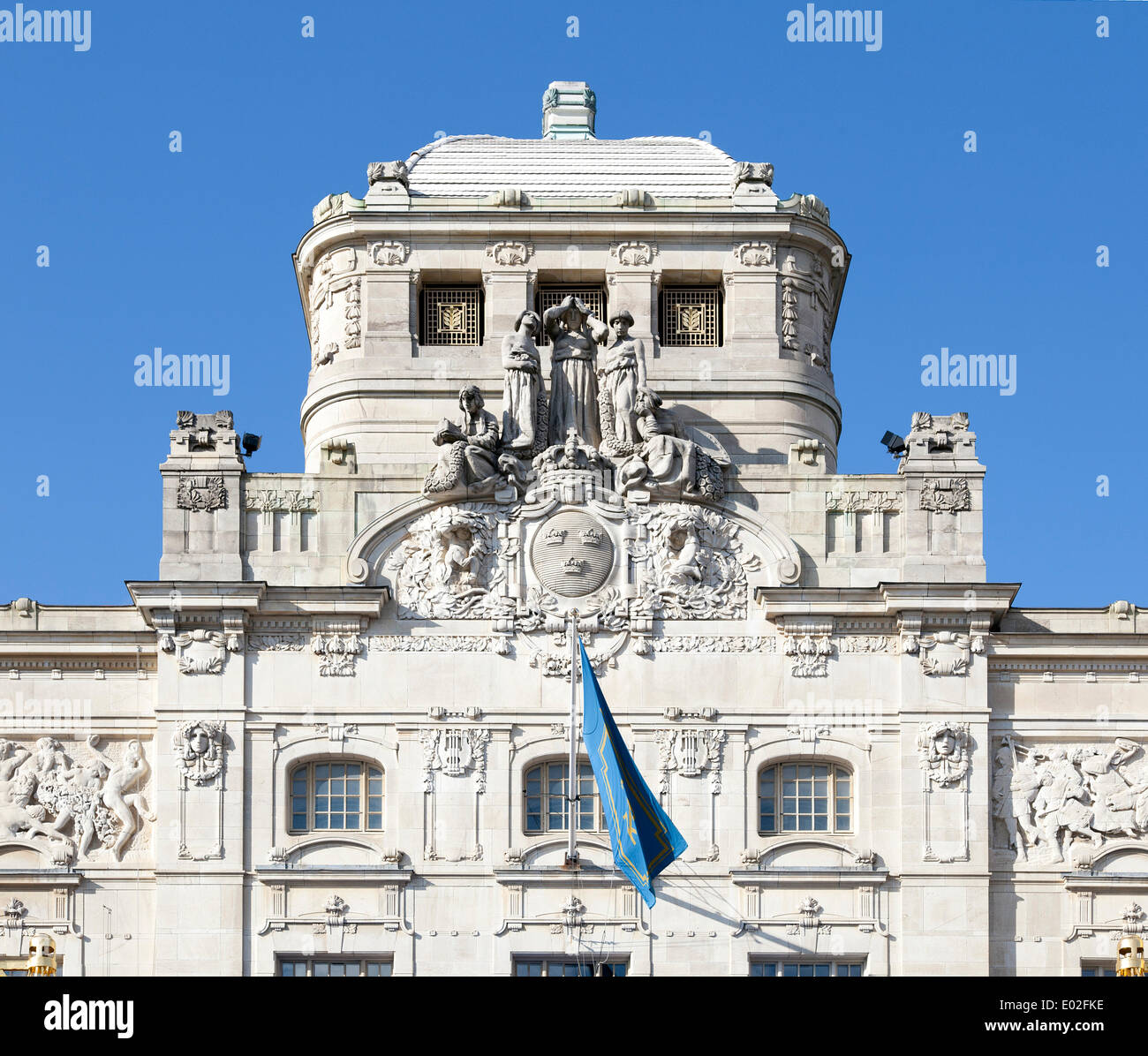 Dramatic art hi-res stock photography and images - Alamy