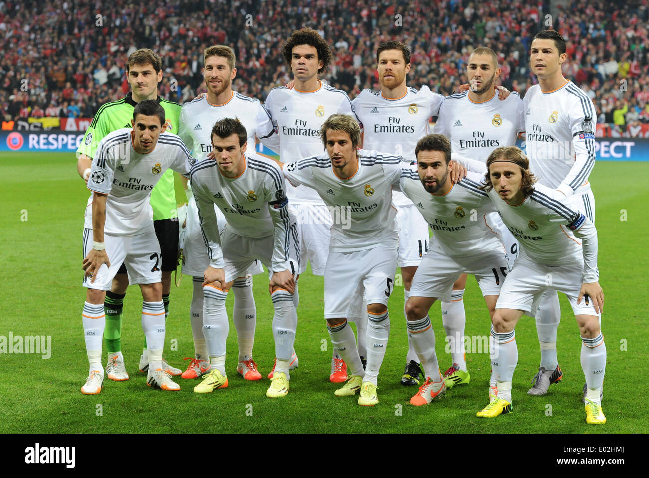 Munich, Germany. 29th Mar, 2014. Madrid's first eleven: (back, L-R) goalkeeper Iker Casillas, Sergio Ramos, Pepe, Xabi Alonso, Karim Benzema, Cristiano Ronaldo and (front, L-R), Angel di Maria, Gareth Bale, Fabio Coentrao, Daniel Carvajal and Luka Modric during the Champions League semi-final second leg match between FC Bayern Munich and Real Madrid at Arena in Munich, Germany, 29 March 2014. Photo: Andreas Gebert/dpa/Alamy Live News Stock Photo