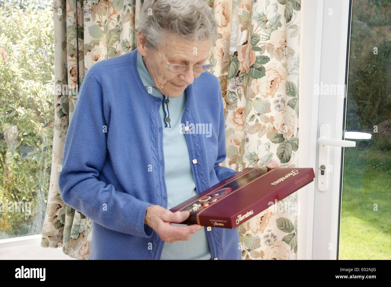 what to buy an elderly woman for her birthday