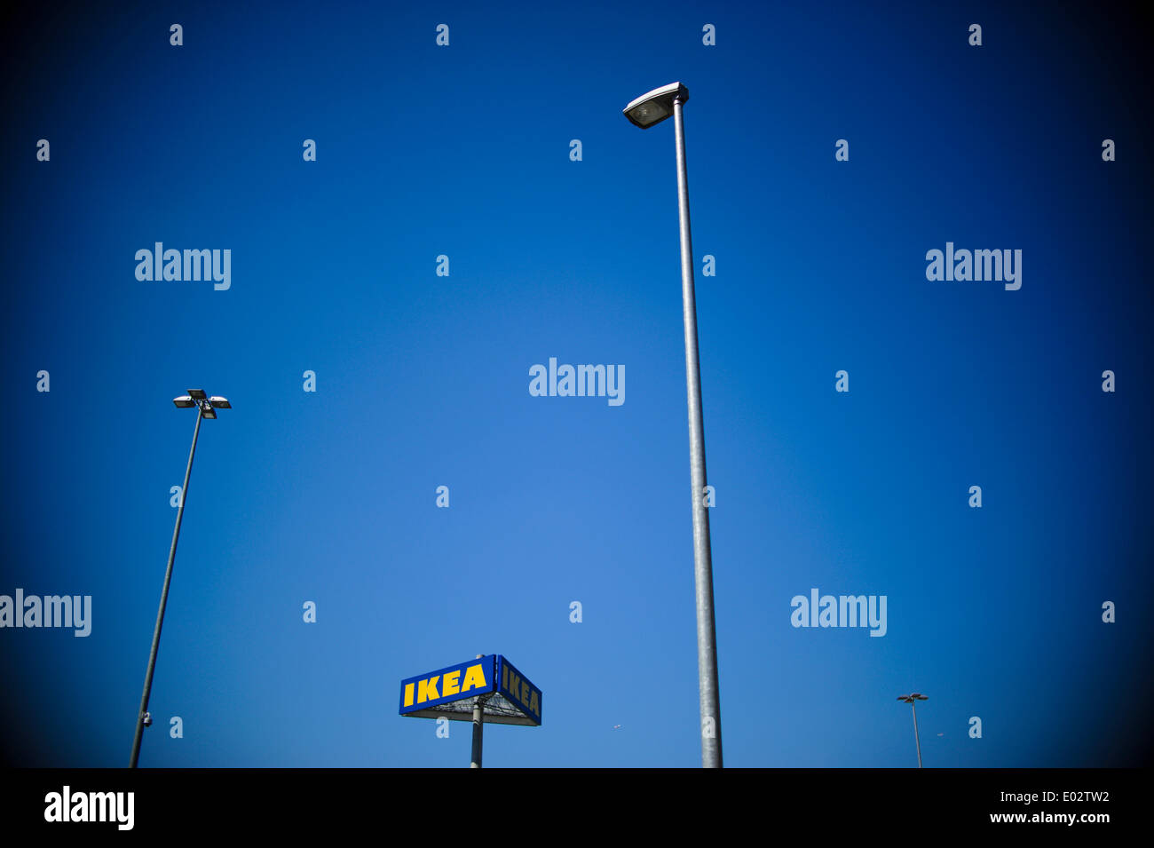 Ongeëvenaard zegen ballon Ikea store in berlin photo hi-res stock photography and images - Alamy