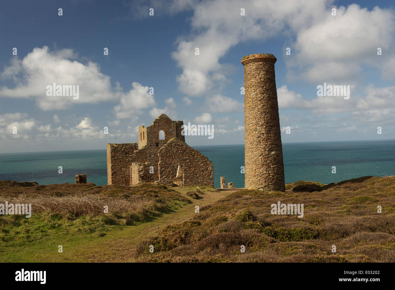 WHEAL COATES, NATIONAL TRUST, WORLD HERITAGE SITE 1802-1911 ON CLIFF TOPS BETWEEN ST AGNES AND CHAPEL PORTH Stock Photo