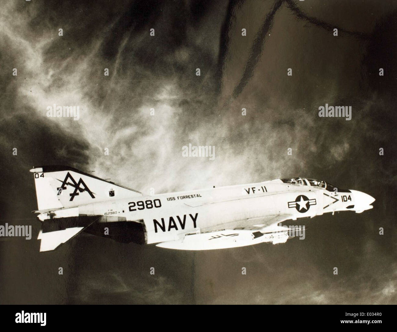 F 4b phantom jet hi-res stock photography and images - Alamy