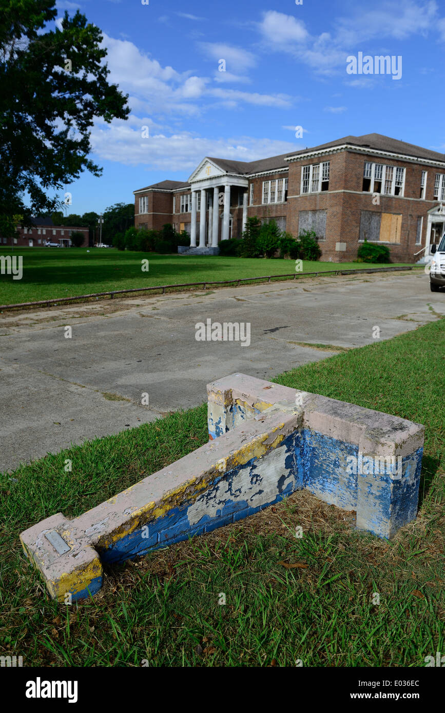 Abandoned school building in Tallulah, Louisiana Stock Photo Alamy