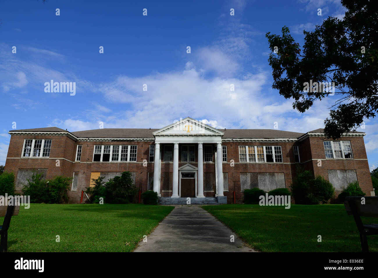 Abandoned school building in Tallulah, Louisiana Stock Photo Alamy