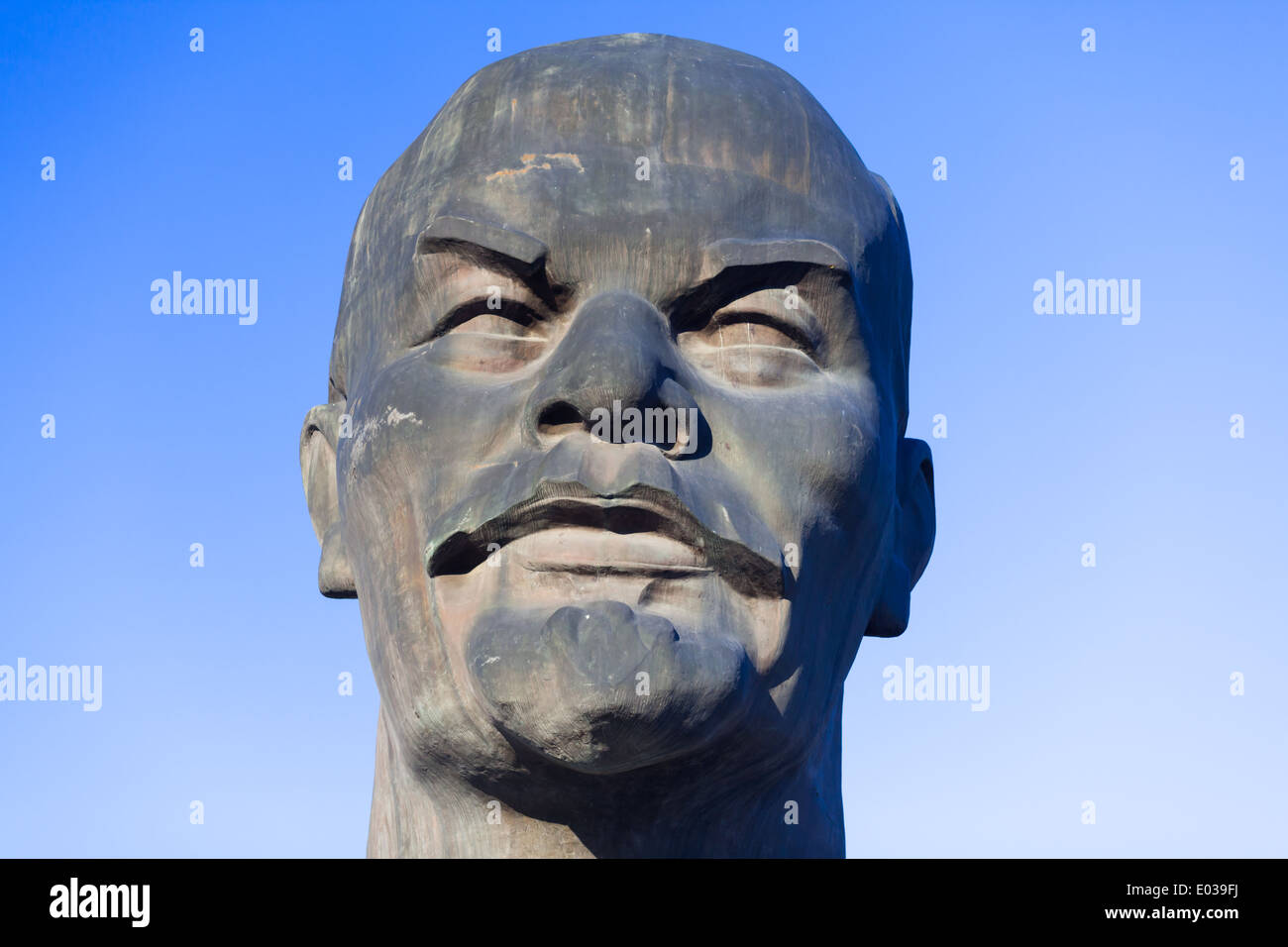 Ulan ude sculpture lenins head hires stock photography and images Alamy