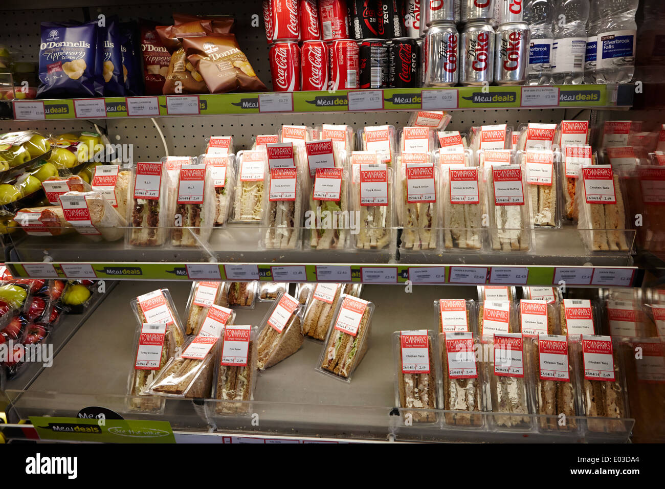 Ready meals shelves hires stock photography and images Alamy