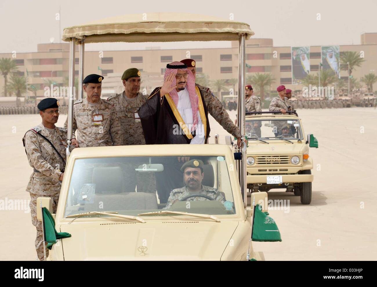 Riyadh, Kuwait. 29th Apr, 2014. Saudi Crown Prince and Defense Minister Salman bin Abdulaziz reviews the troops during Saudi Arabia's 'Abdullah's Sword' military drill in Hafar Al-Batin, near the border with Kuwait, on April 29, 2014. Credit:  Saudi Press Agency/Xinhua/Alamy Live News Stock Photo