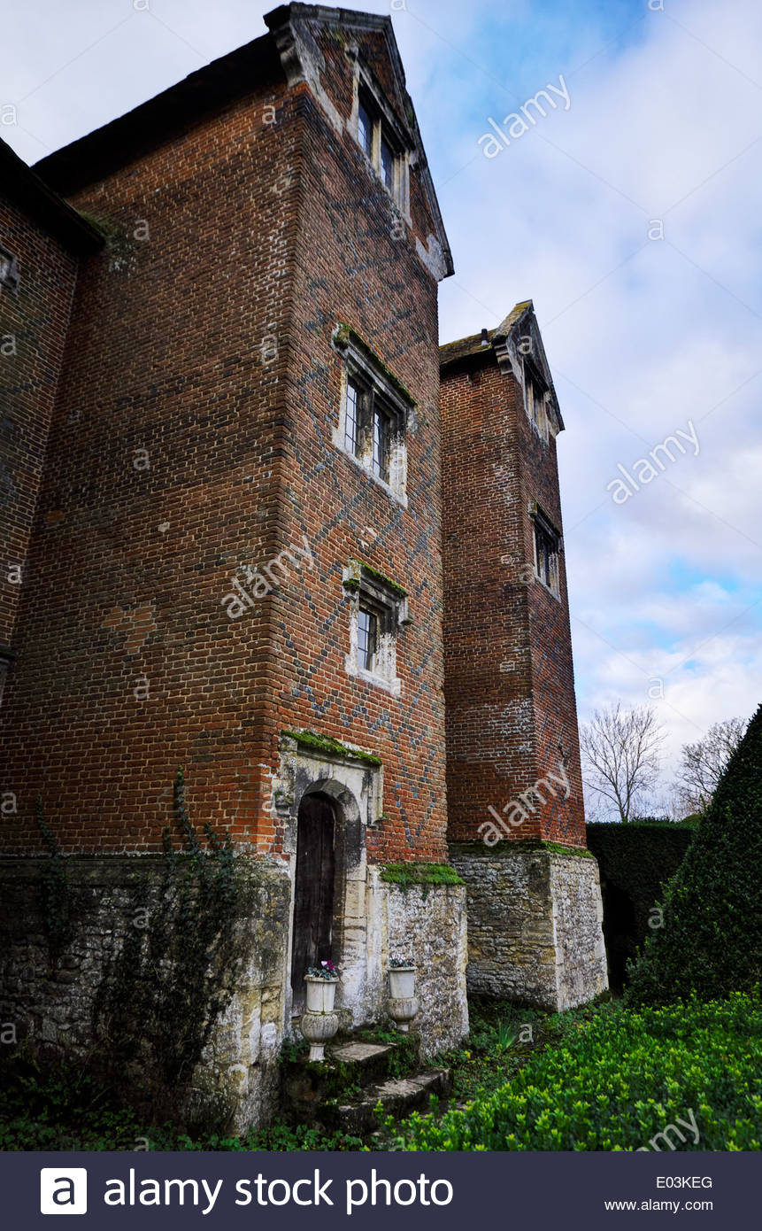 Classic Tudor Architecture High Resolution Stock Photography and Images ...