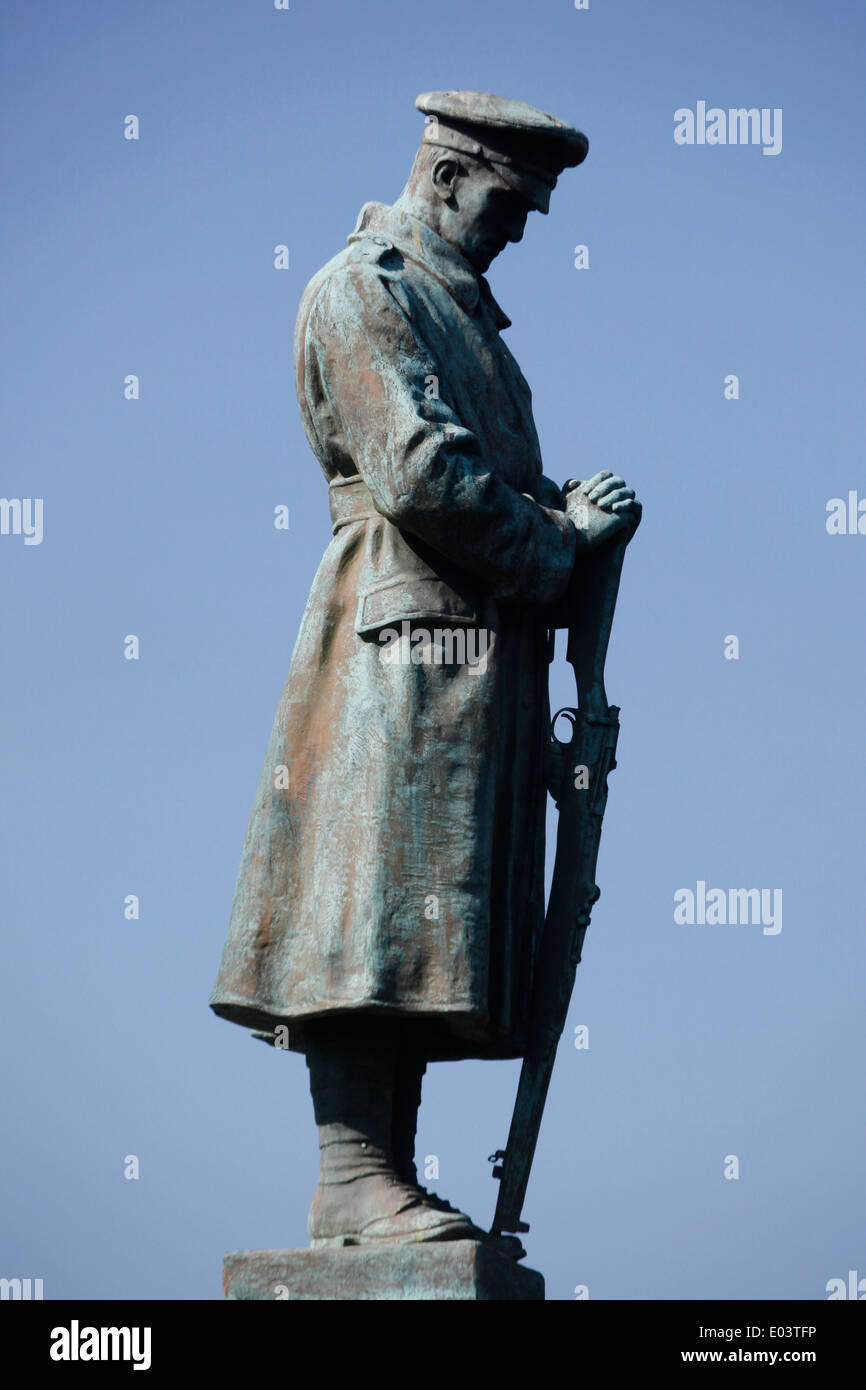 Statue of soldier statue of ww1 soldier hires stock photography and