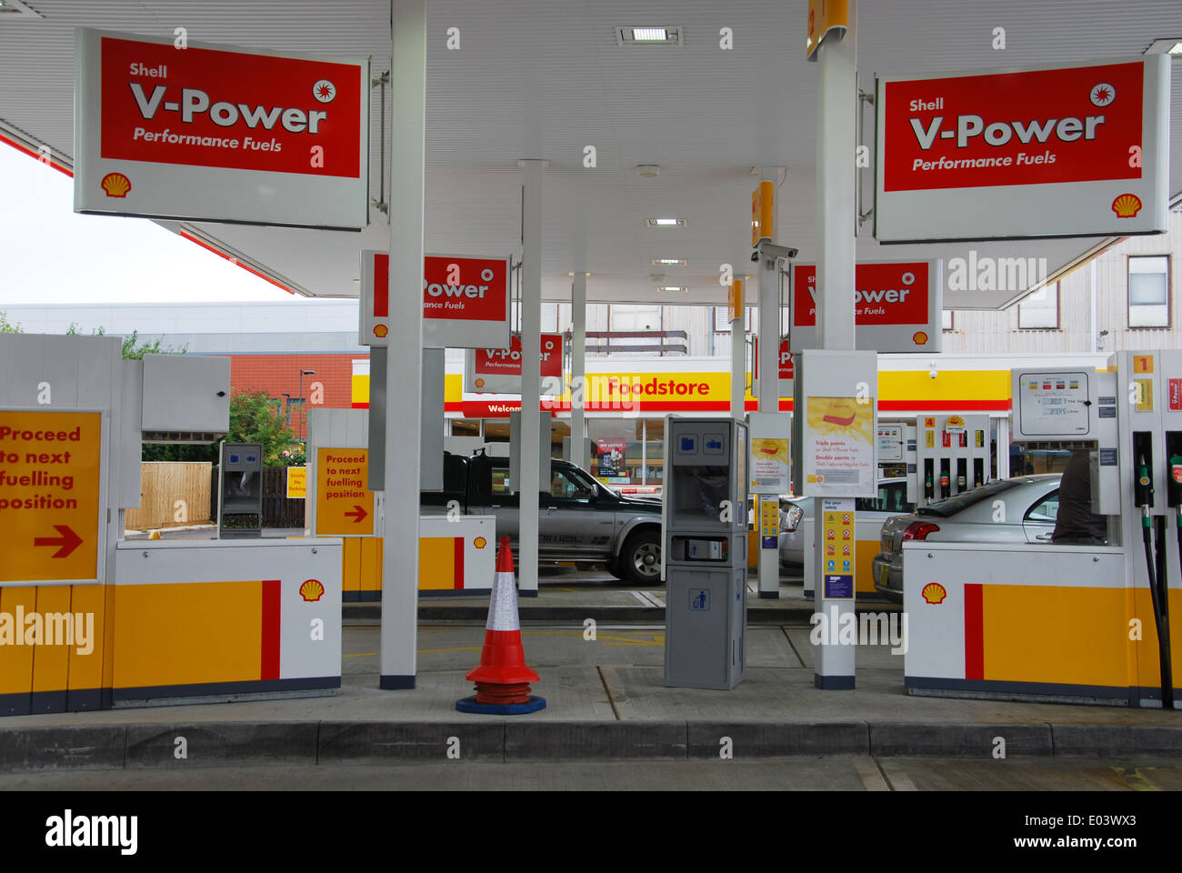 Shell petrol station uk hires stock photography and images Alamy