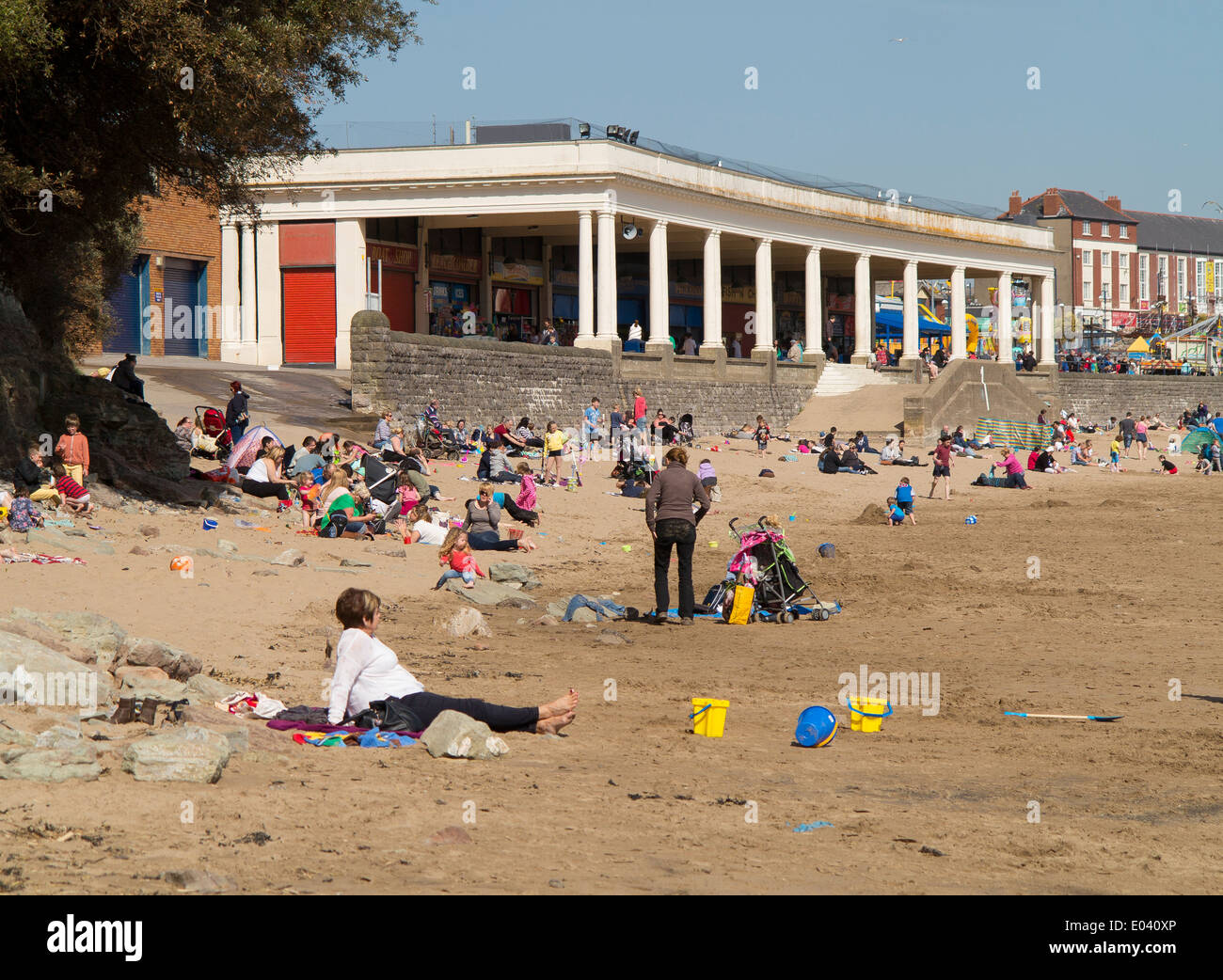Whitmore Bay beach and pavilion, Barry Island, on a warm sunny day in early spring Stock Photo