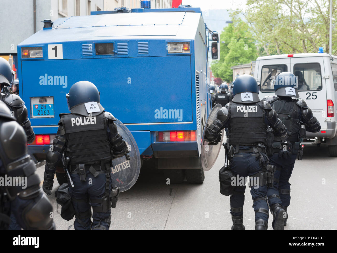 Zurich, Switzerland. 1st May, 2014. Armed police forces get ready ...