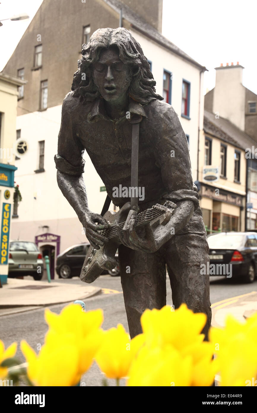 statue of local guitarist Rory Gallagher in Ballyshannon, Ireland Stock Photo