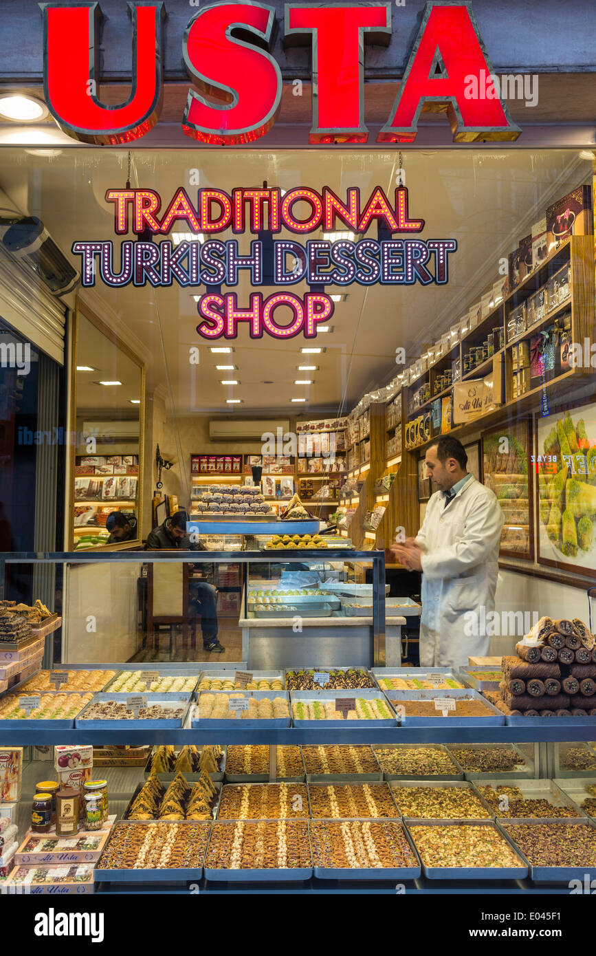 Traditional Turkish dessert shop on the Divan Yolu, near the Hippodrome, Sultanahmet, Istanbul, Turkey. Stock Photo
