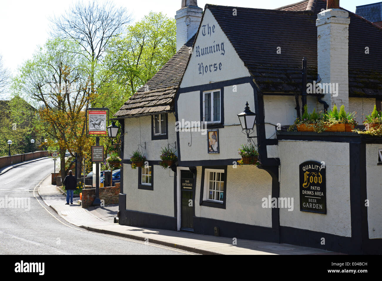 Leatherhead pub hires stock photography and images Alamy