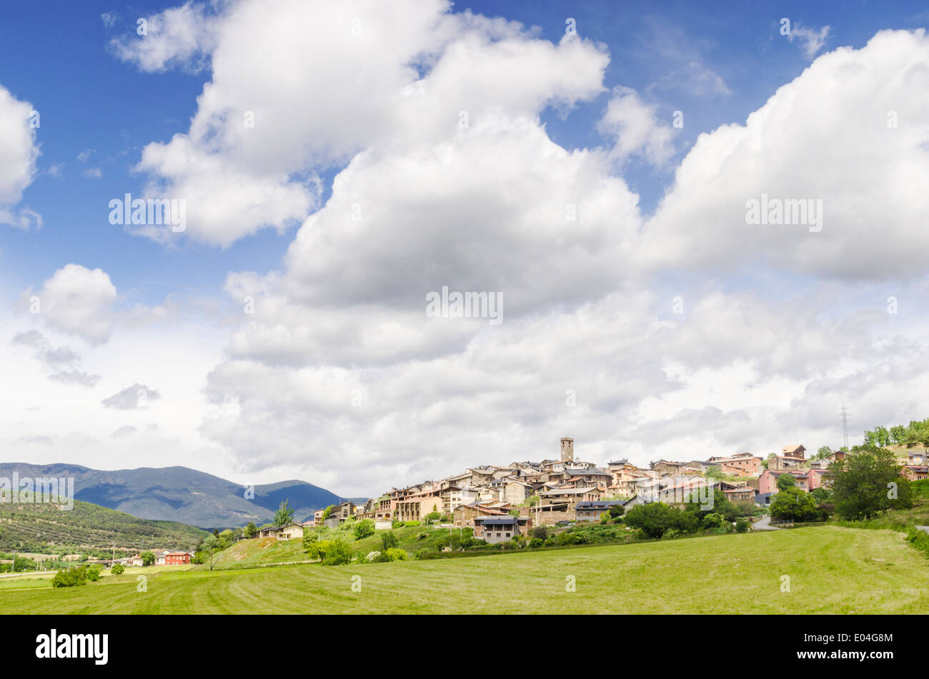The village of El Pla de Sant Tirs, Ribera d'Urgellet, Alt Urgell, Catalonia, Spain Stock Photo