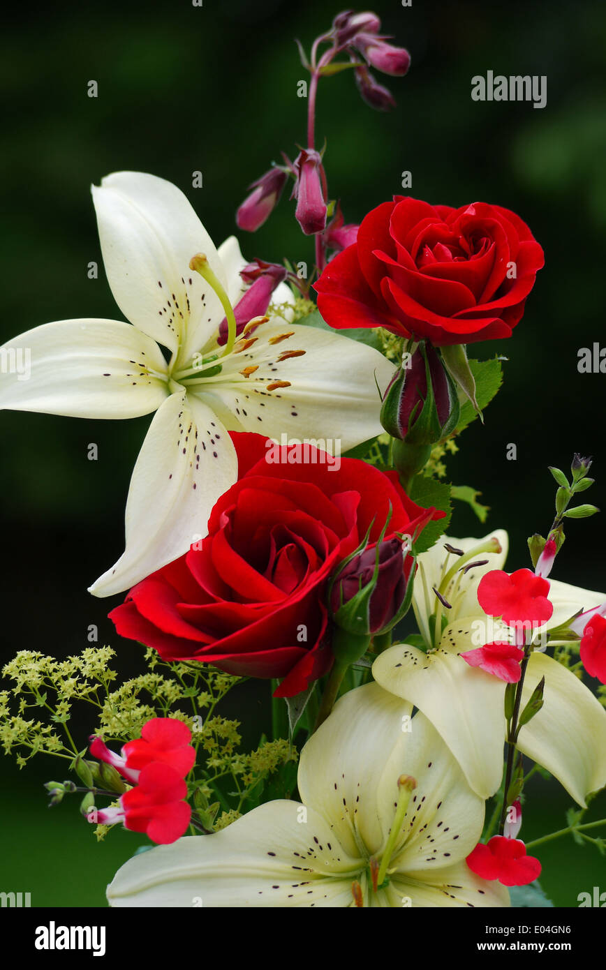 Summer garden flower arrangement Stock Photo Alamy