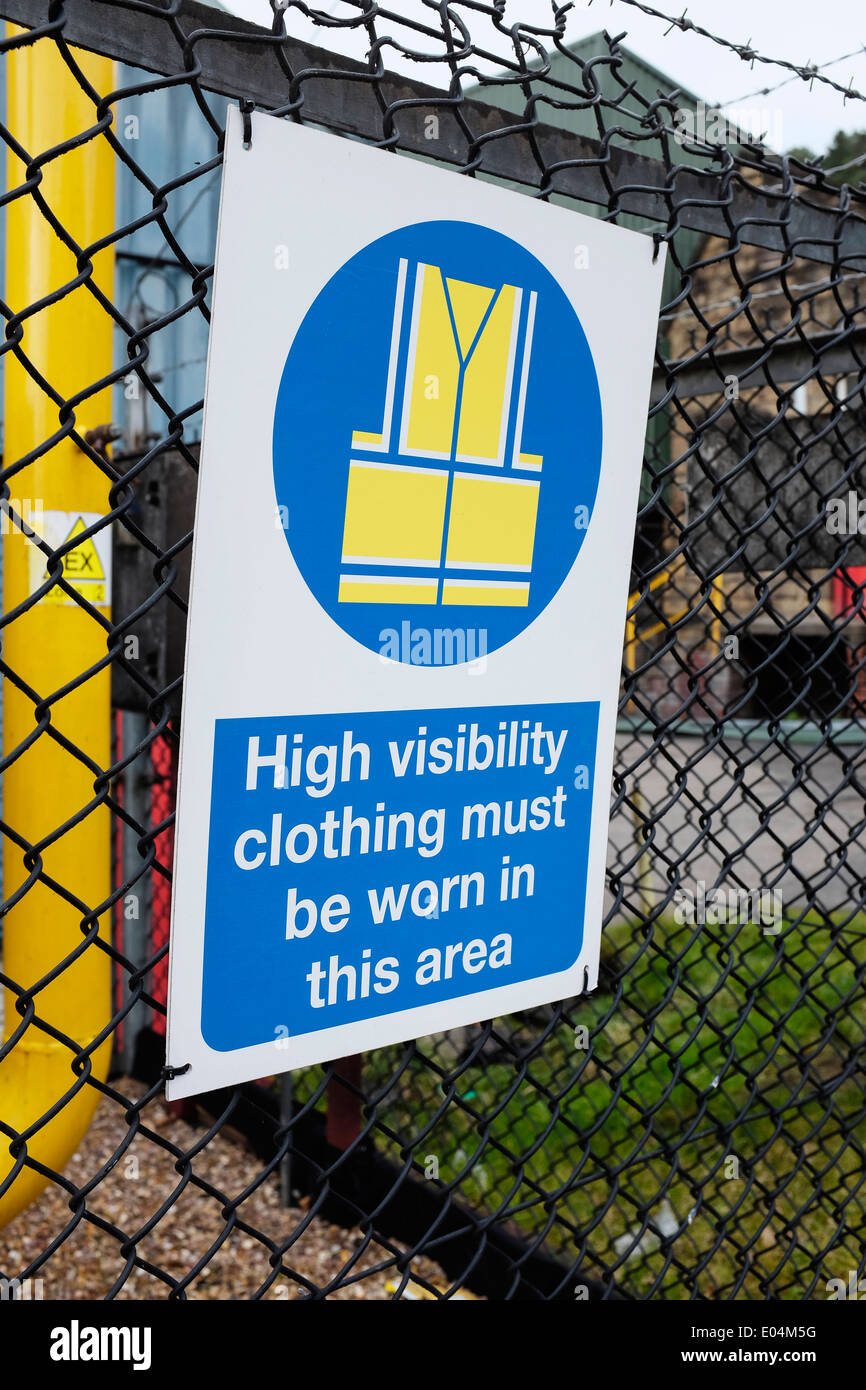 High visibility clothing must be worn in this area sign Stock Photo