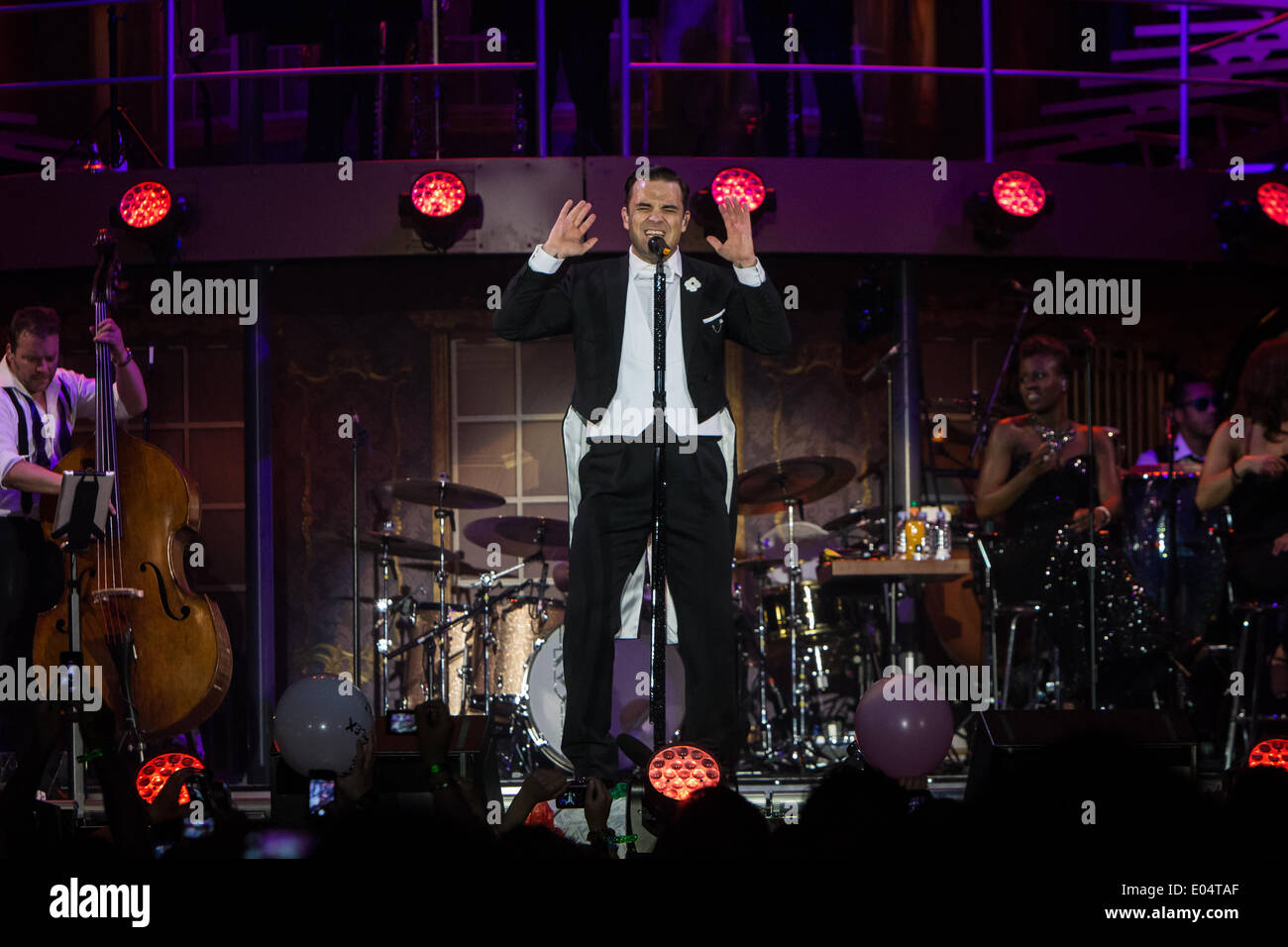 Turin Italy. 1st May 2014. The British musician ROBBIE WILLIAMS performs live at the PalaOlimpico during the 'Swings Both Ways Tour 2014' Credit:  Rodolfo Sassano/Alamy Live News Stock Photo