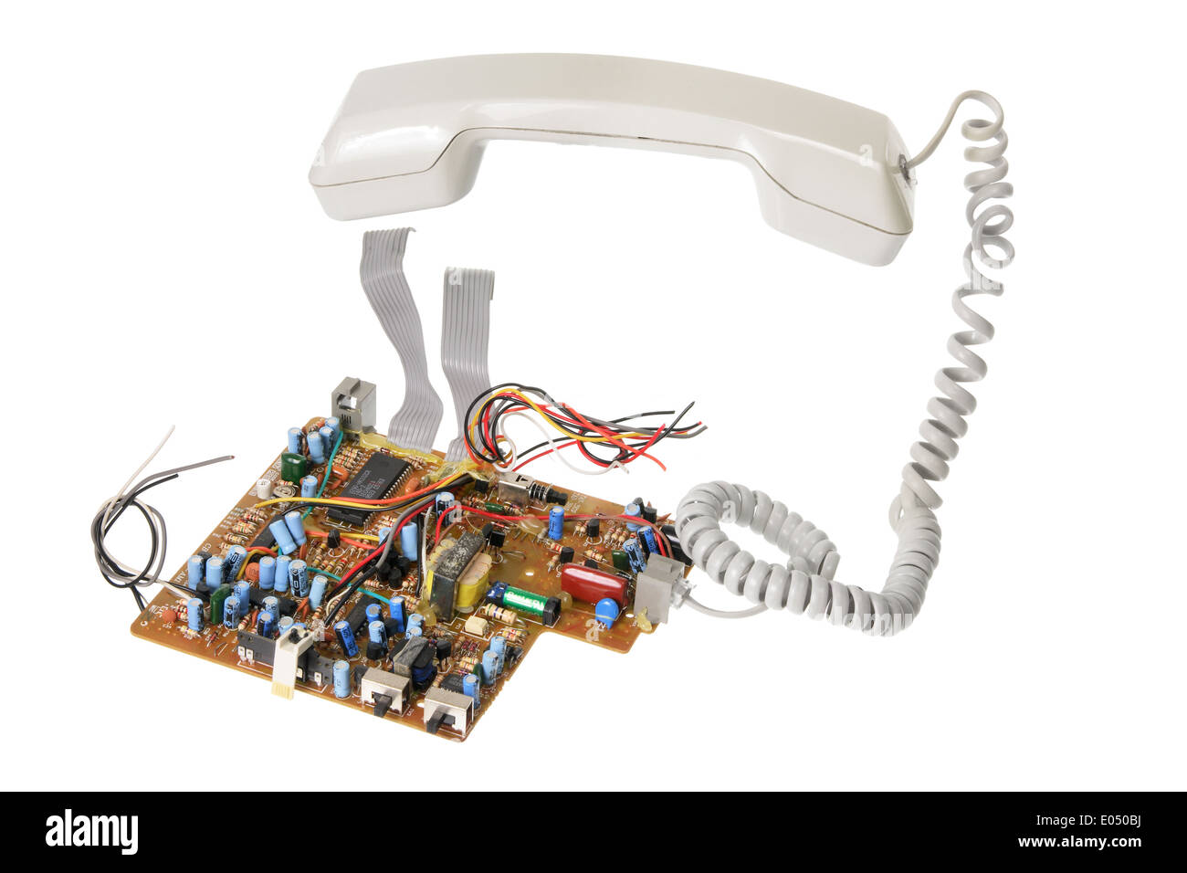 Broken telephone wire hires stock photography and images Alamy