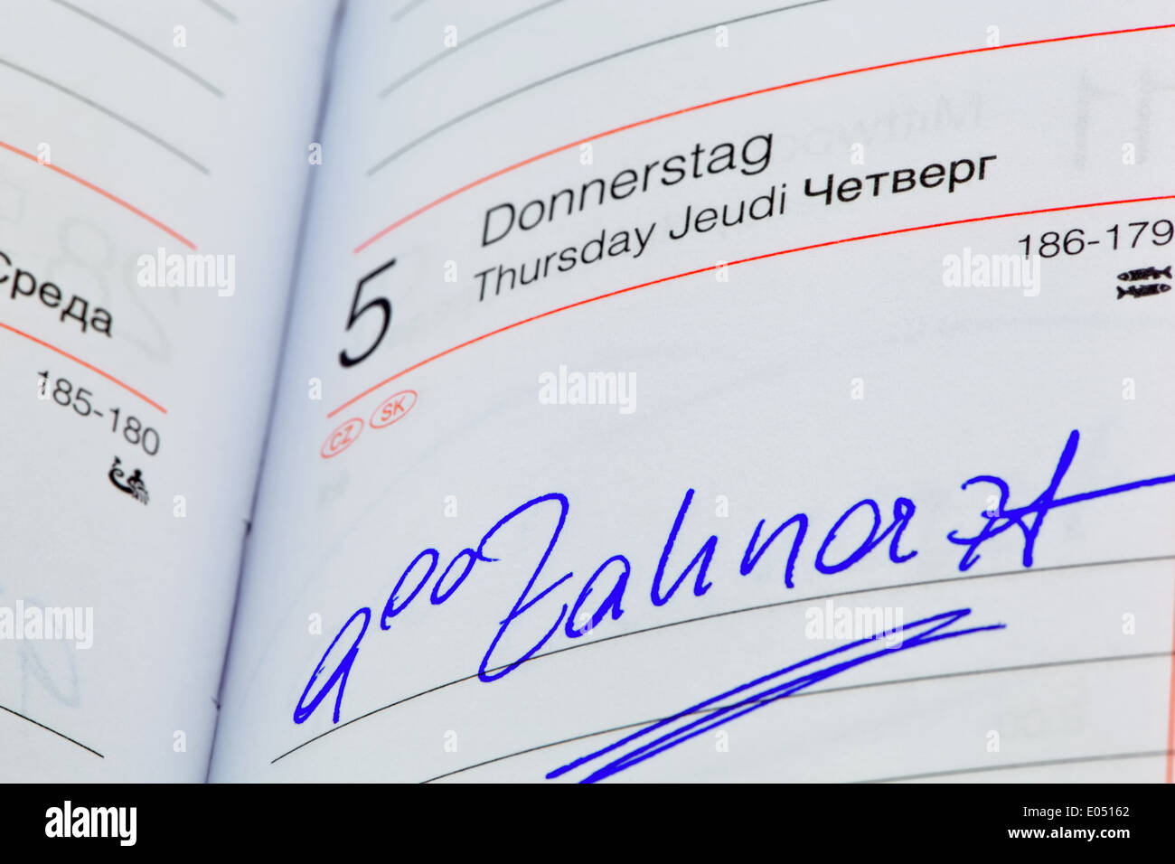 An appointment is put down in a calendar: Dentist, Ein Termin ist in einem Kalender eingetragen: Zahnarzt Stock Photo