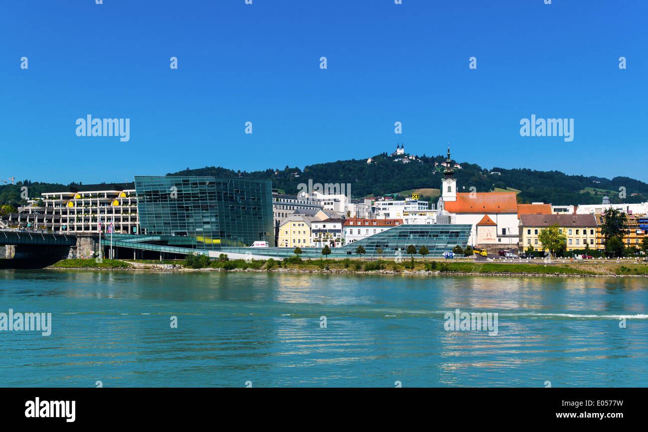 Die landeshauptstadt linz in oberoesterreich hi-res stock photography ...