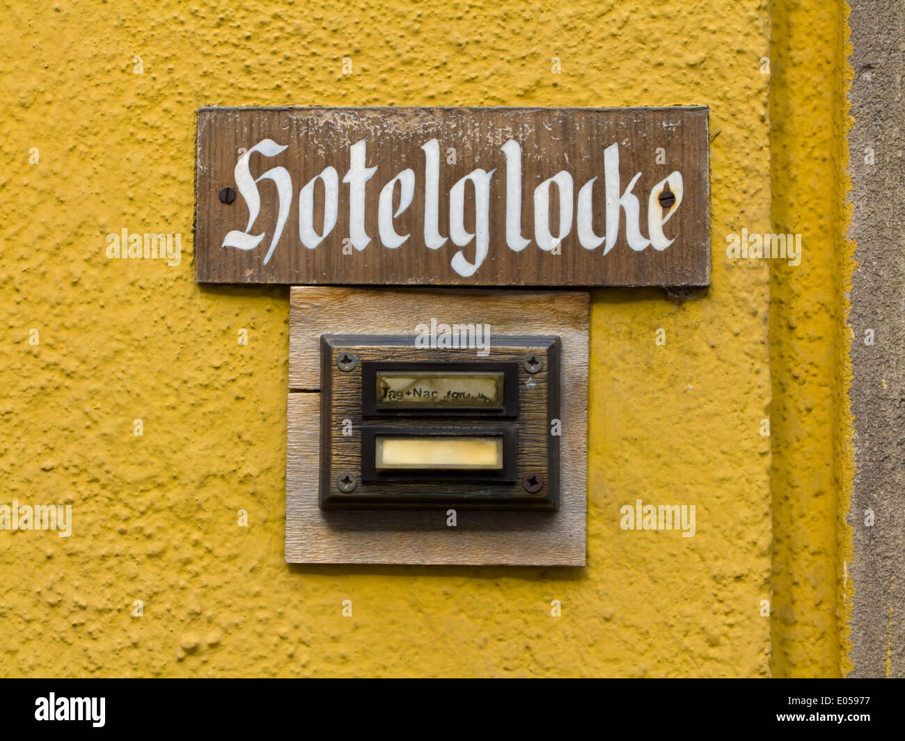 The night bell of a cheap and easy hotel, Die Nachtglocke eines billigen und einfachen Hotels Stock Photo