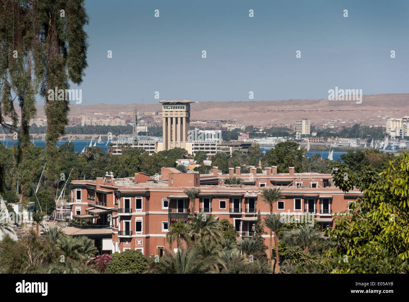 Old Cataract Hotel, Tower of Movenpick Hotel, Nile and Aswan, Upper Egypt Stock Photo