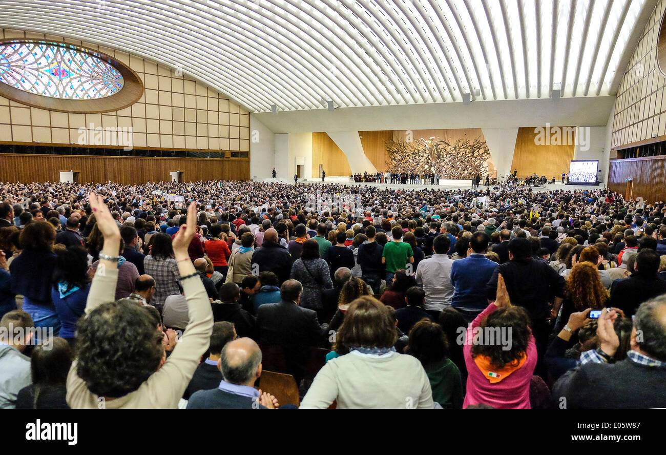 Vatican City. 3rd May 2014. Pope Francis Receiving the groups of Catholic Action in Paul VI Hall - May 3, 2014 Credit:  Realy Easy Star/Alamy Live News Stock Photo