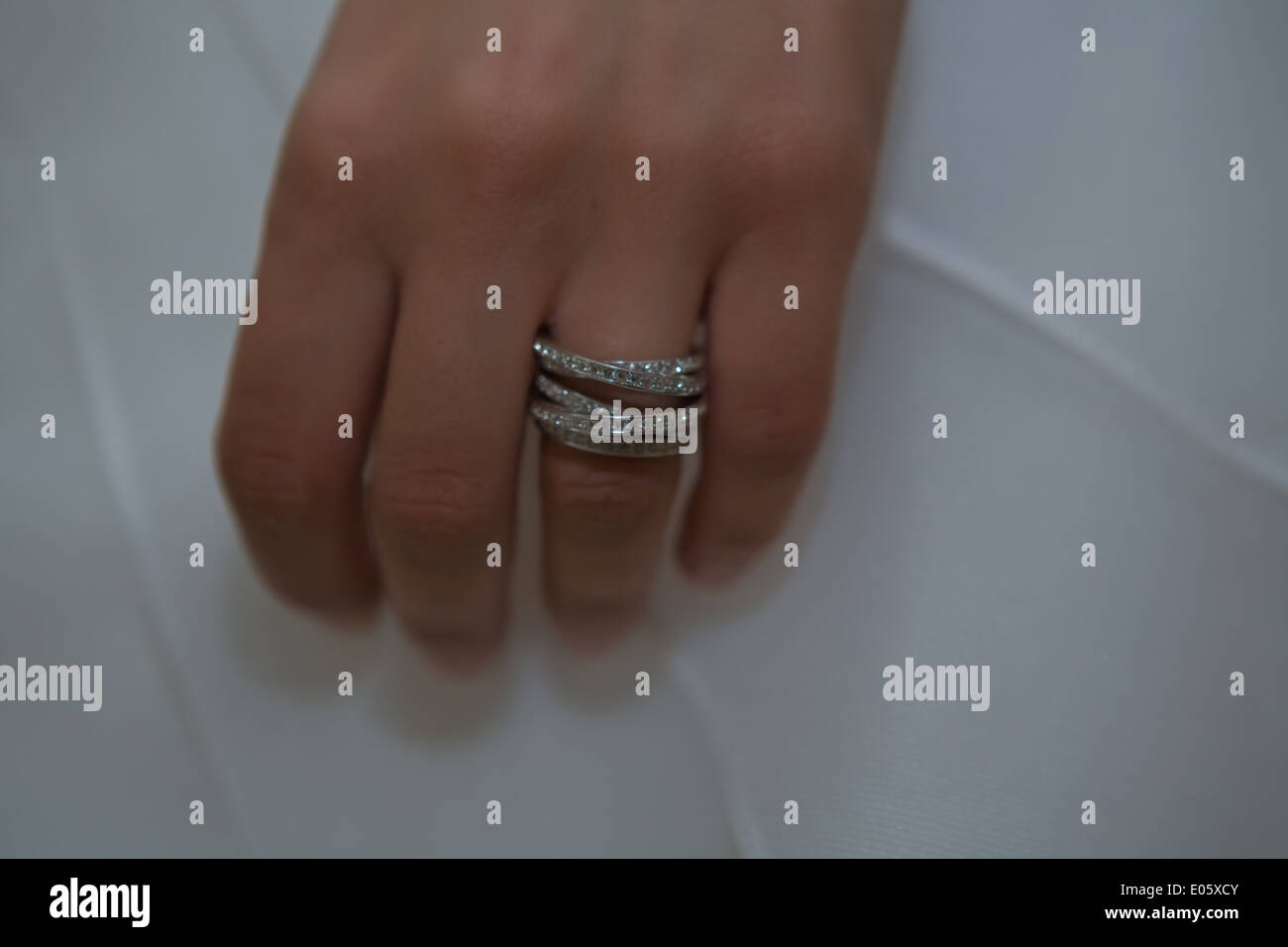 Hand of the bride with engagement ring before wedding Stock Photo Alamy