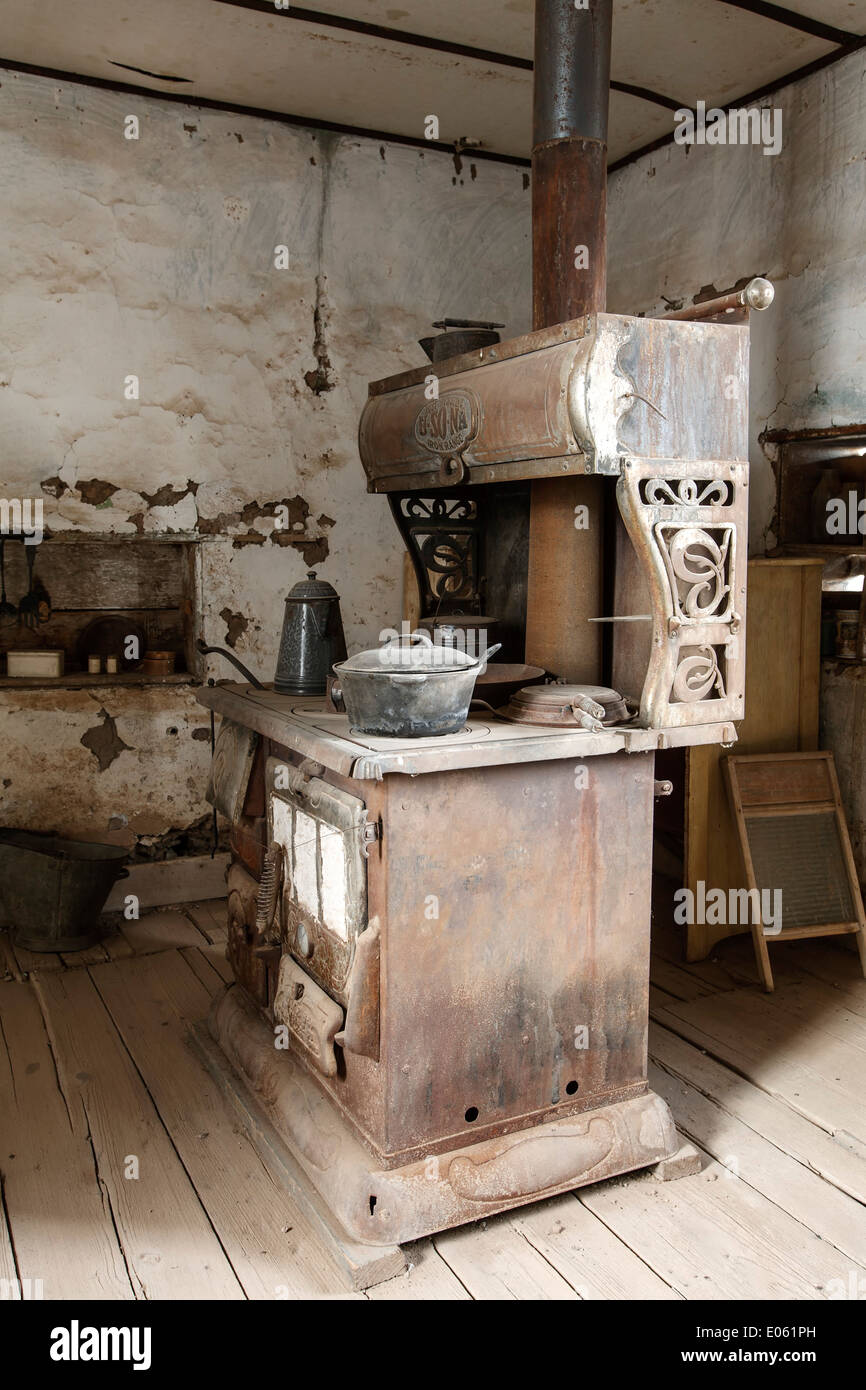 Derelict kitchen hires stock photography and images Alamy
