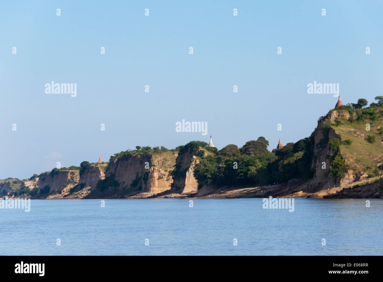 Temples on the cliff along the Ayarwaddy River, Bagan, Myanmar Stock Photo