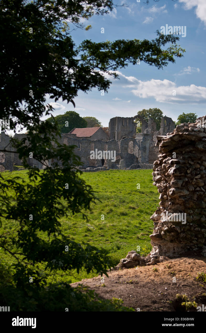 Ruins of castle acre castle hi-res stock photography and images - Alamy