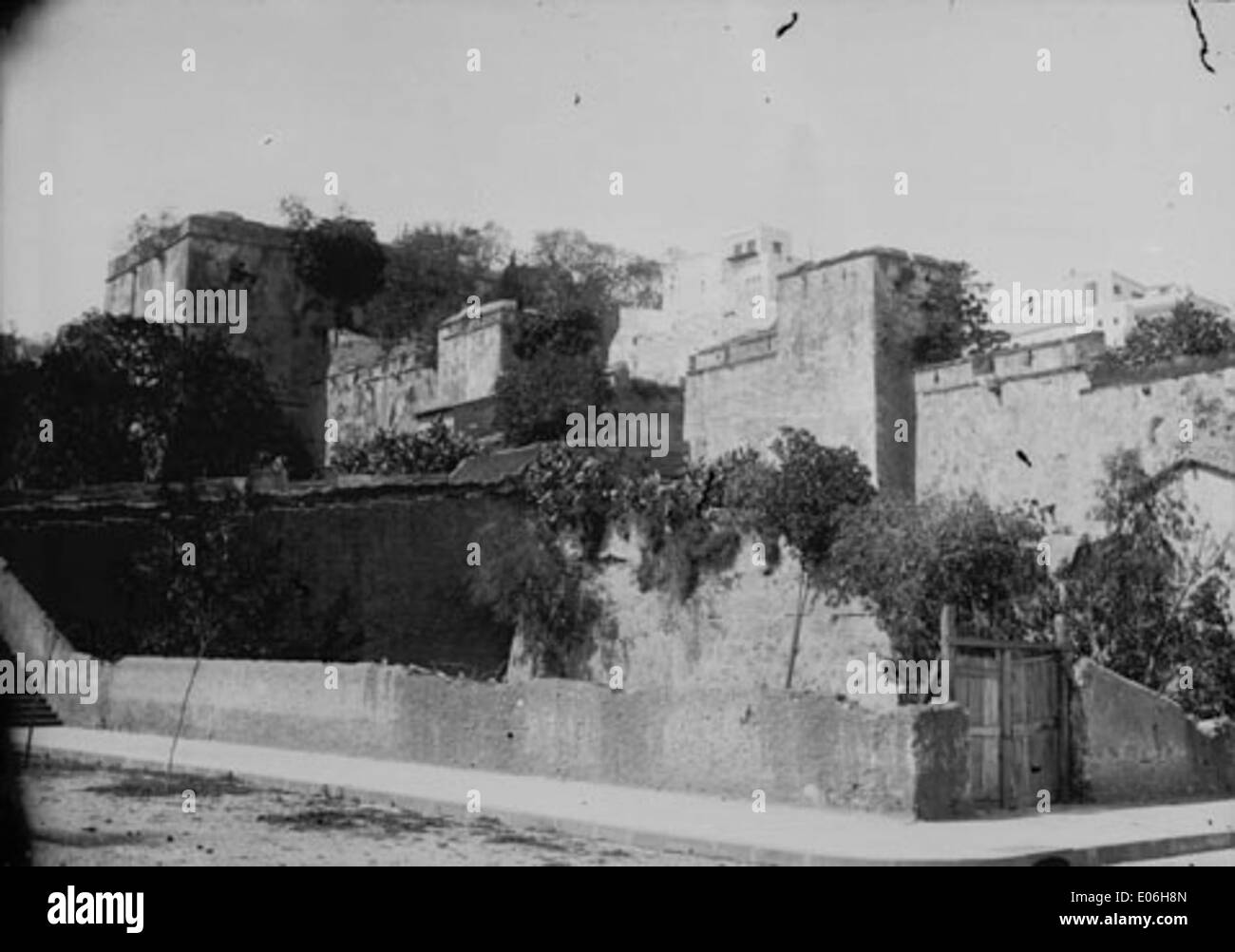 Vieux remparts, Alger, avril 1881 Stock Photo