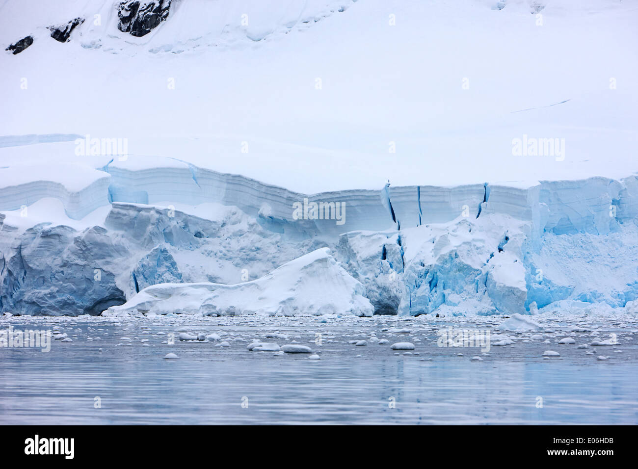Antarctic falling hires stock photography and images Alamy