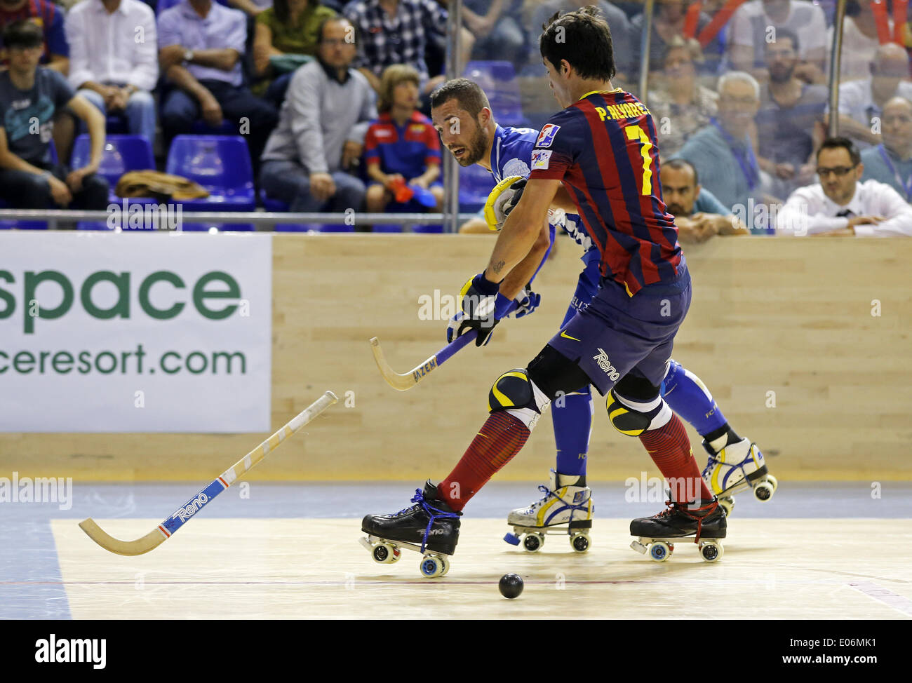 Barcelona, Spain. 4th May, 2014. BARCELONA-04 May- SPAIN: Ricardo Oliveira and Pablo Alvarez in the final game of the Euroleague Final FourRink Hockey between FC Porto and FC Barcelona played at the Palau Blaugrana, the May 4, 2014 Photo:. Joan Valls/Urbanandsport/Nurphoto. © Joan Valls/NurPhoto/ZUMAPRESS.com/Alamy Live News Stock Photo