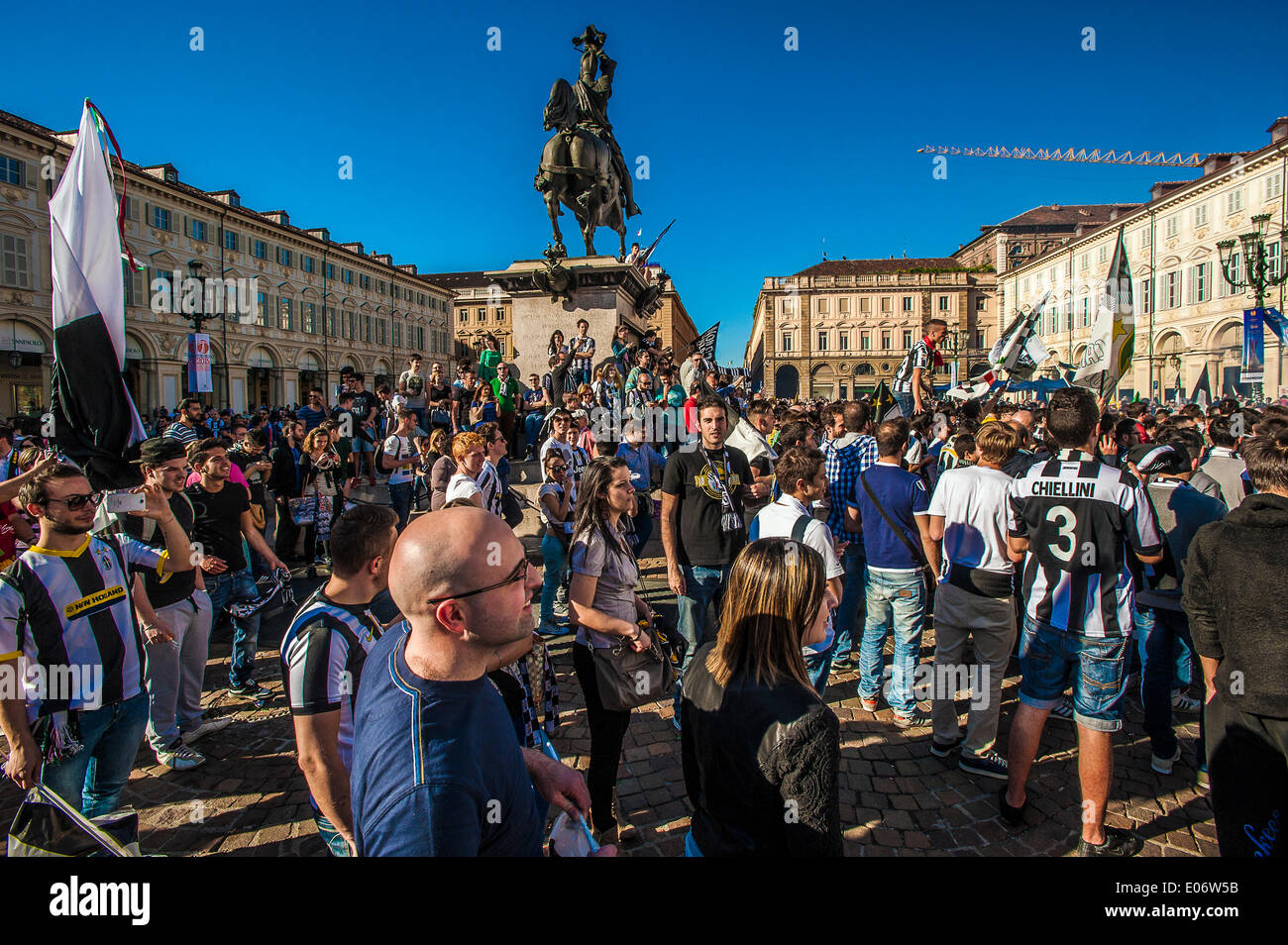 Piazza San Carlo, Piedmont, Turin, Italy. 4th May, 2014. Fans of the football team Juventus celebrate the victory of the 32 th League Title of the Italian Championship Credit:  Realy Easy Star/Alamy Live News Stock Photo
