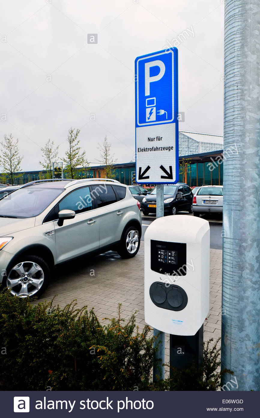 Electric Vehicles Only High Resolution Stock Photography and Images Alamy