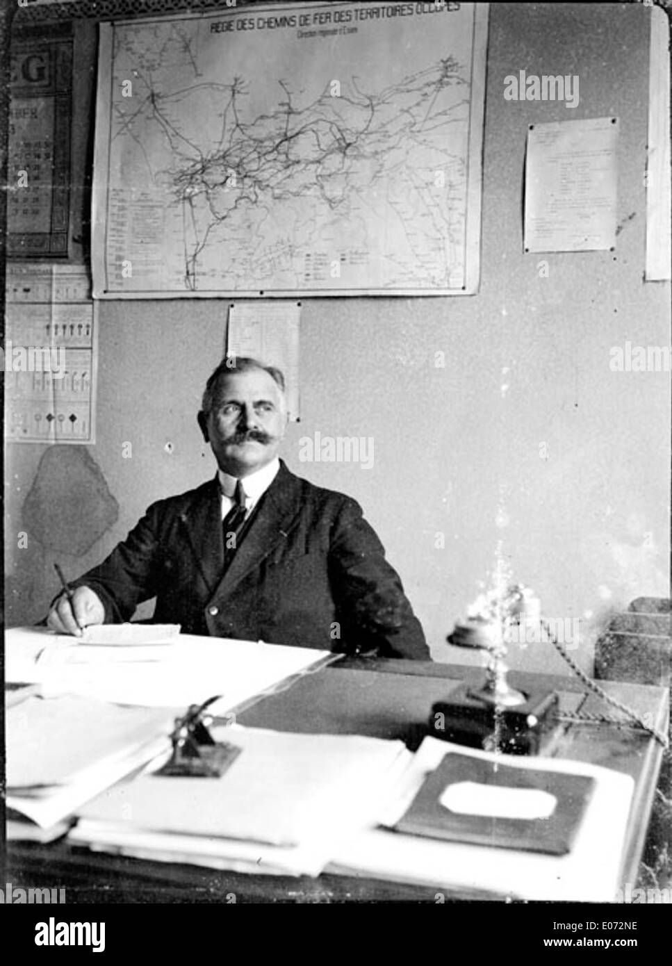 Bureau Du Chef De Gare Regie Des Chemins De Fer Region D Essen Stock Photo Alamy
